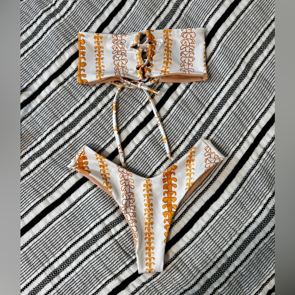 NWOT Floral Puakenikeni Bikini